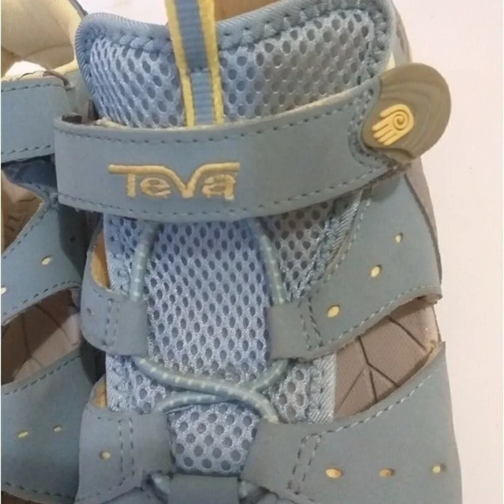 Teva deacon mermaid kids 4 sandals yellow and gray hiking camp casual vacations